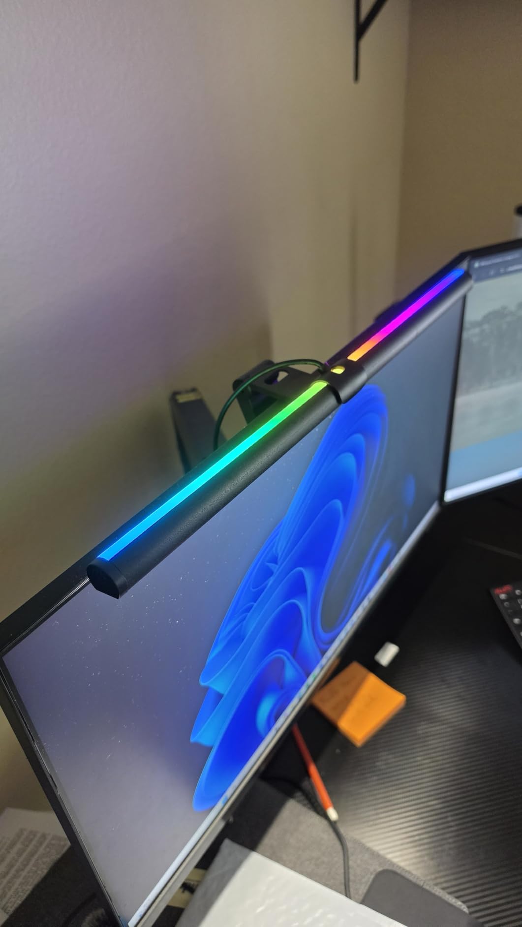 RGB Monitor Light Bar, Eye-Care Dual Light Reading Screen Lamp, 9 Modes Gaming Backlight LED Computer Lamp, 3 Colors Dimmable Frontlight, 15.75'' USB Desk Lights for Home, Office customer photo 2
