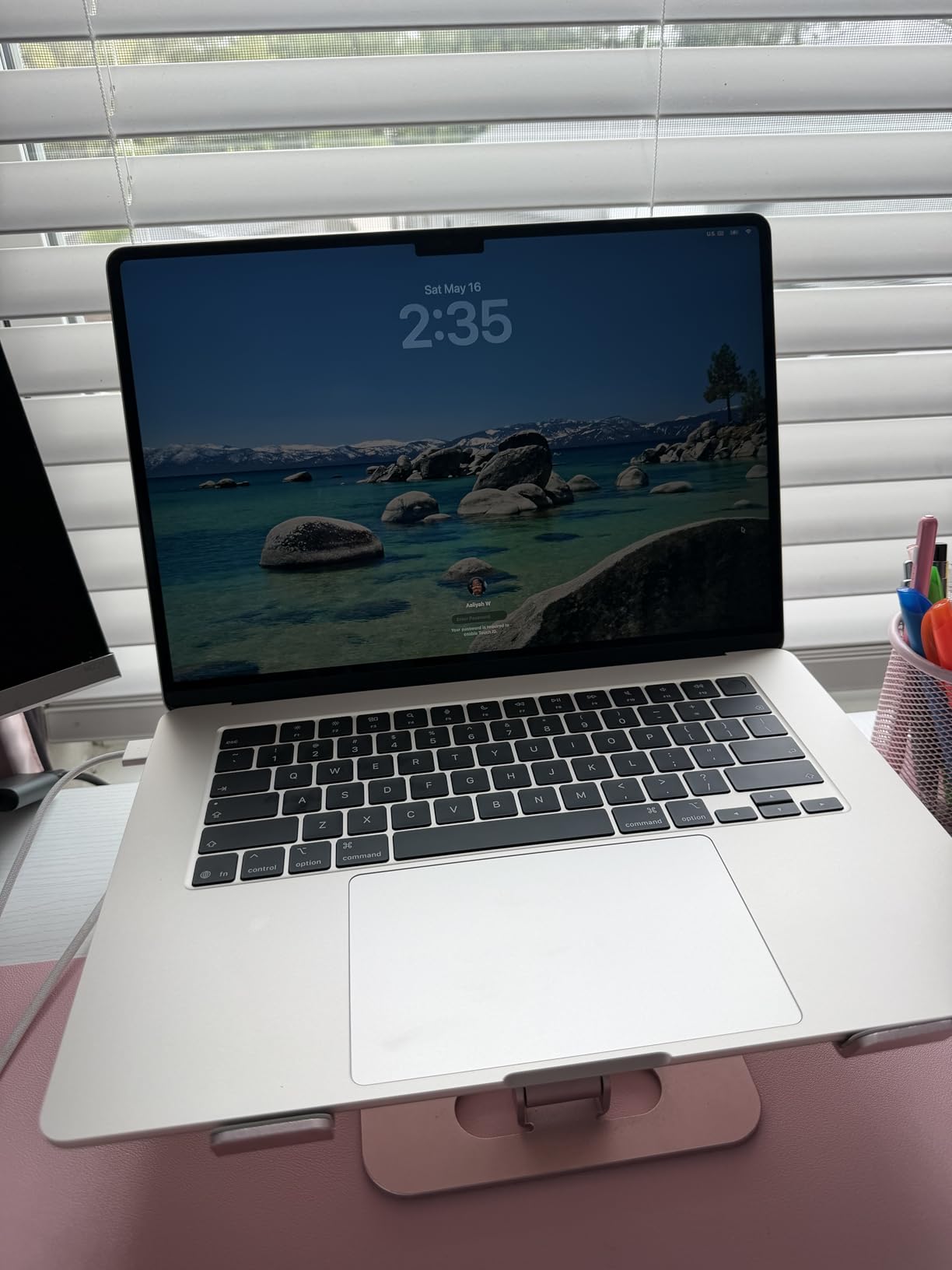 Apple 2026 MacBook Air 15-inch Laptop with M5 chip: Built for AI, 15.3-inch Liquid Retina Display, 16GB Unified Memory, 512GB SSD, 12MP Center Stage Camera, Touch ID, Wi-Fi 7; Sky Blue customer photo 2
