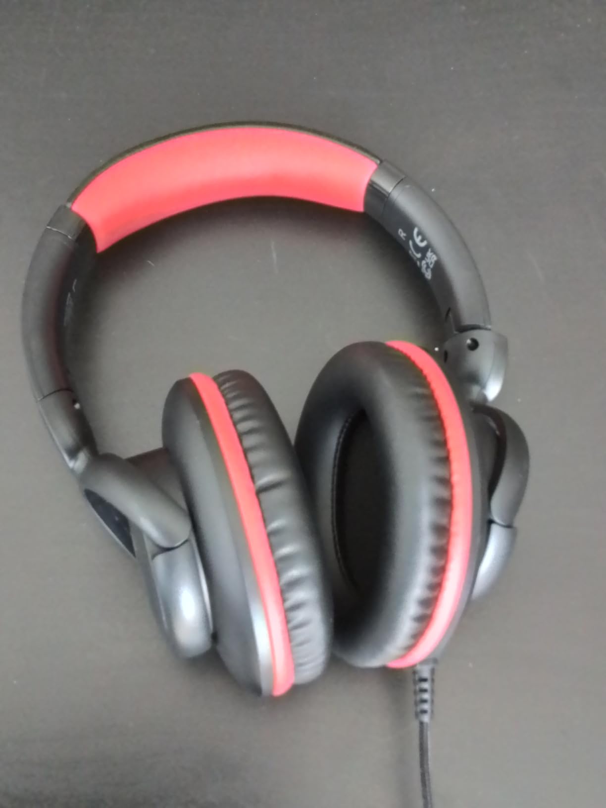KVIDIO Wired Headphones with Mic,3.5mm Plug Volume Control for School,Black customer photo 2